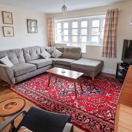 Villa Relaxing Townhouse In The Heart Of Bridport Exterior foto